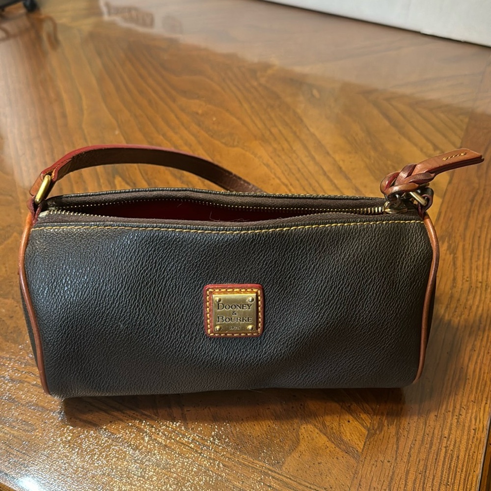 Vintage Dooney & Bourke barrel purse.